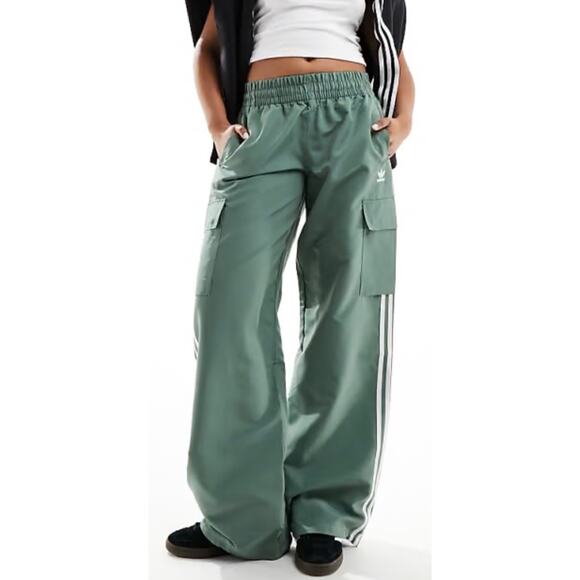 adidas Pants - Adidas Originals Adicolor 3-Stripes cargo wide leg drawstring hem pants, size XL